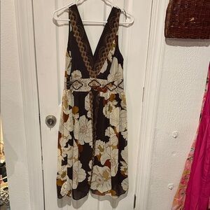 Sandra Darren Black and Cream Floral Midi Dress